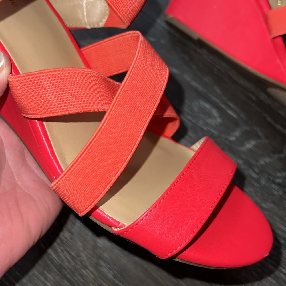 Liz Claiborne Rhodes Coral Wedge Heeled Sandals Women’s Size 10W Zip Closure - Picture 10 of 12